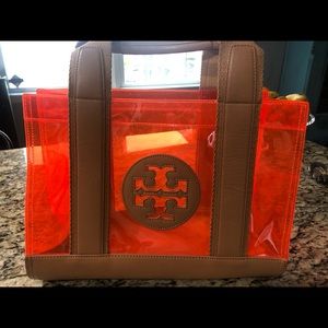 Tory Burch tote for work or poolside ❤️